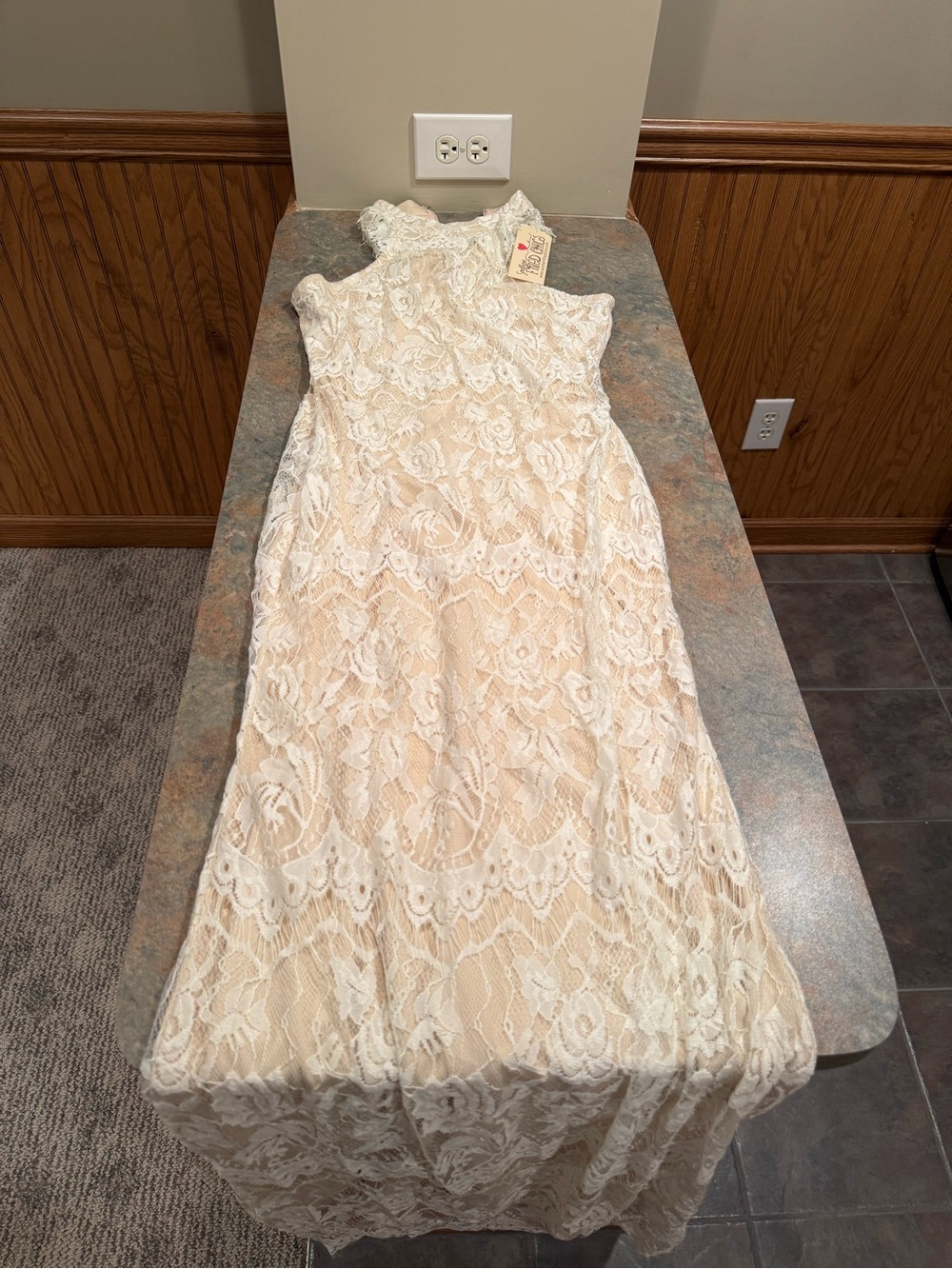 Elegant Ivory Lace Maxi Dress - Sleeveless Formal Gown